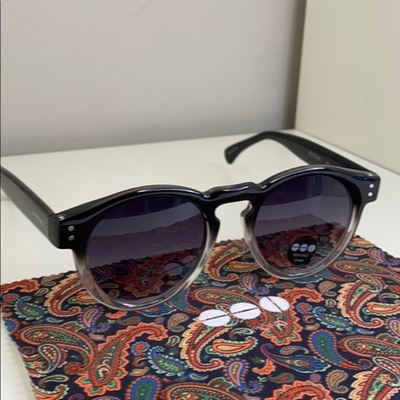 Komono New Sunglasses Clement Paisley round ombre gray black main image 10